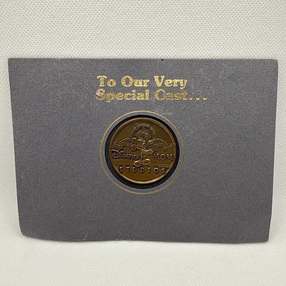 1989 Disney MGM Studios Opening Cast Member Gift Coin Medallion on Card - Picture 2 of 8
